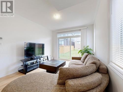 MAIN FLOOR LIVING ROOM - 18 Ludlow Drive, Barrie, ON - Indoor Photo Showing Living Room