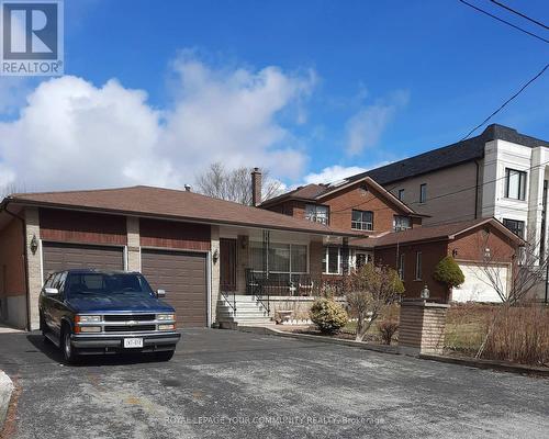 126 SPRUCE AVENUE  Richmond Hill, ON L4C 6W1