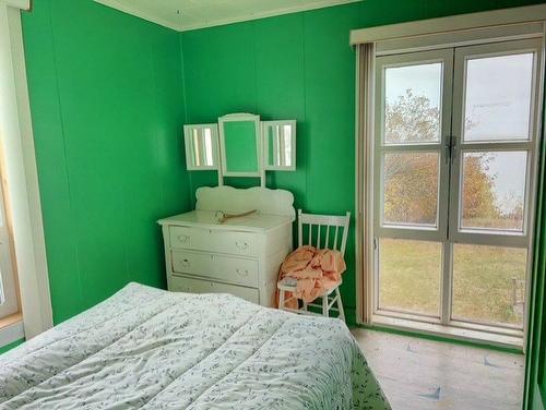Chambre à coucher - 265 Route 132, Shigawake, QC - Indoor Photo Showing Bedroom