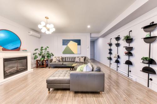 Living room - 6245 Av. Christophe-Colomb, Montréal (Rosemont/La Petite-Patrie), QC - Indoor Photo Showing Living Room
