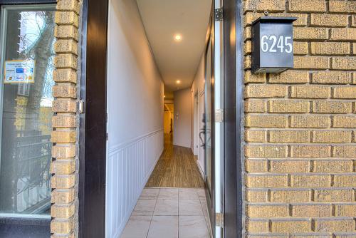 Exterior entrance - 6245 Av. Christophe-Colomb, Montréal (Rosemont/La Petite-Patrie), QC - Indoor Photo Showing Other Room