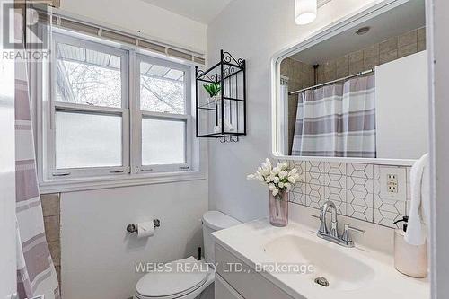 4-PC Bathroom - 3 Acton Avenue, Toronto, ON - Indoor Photo Showing Bathroom