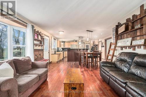 178 Best Road, Drummond/North Elmsley, ON - Indoor Photo Showing Living Room