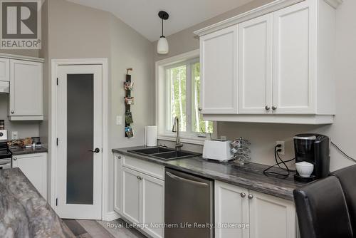 522 Hart Road, Callander, ON - Indoor Photo Showing Kitchen With Double Sink