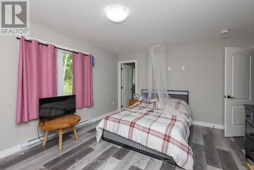 522 Hart Road, Callander, ON - Indoor Photo Showing Bedroom
