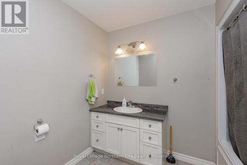 522 Hart Road, Callander, ON - Indoor Photo Showing Bathroom