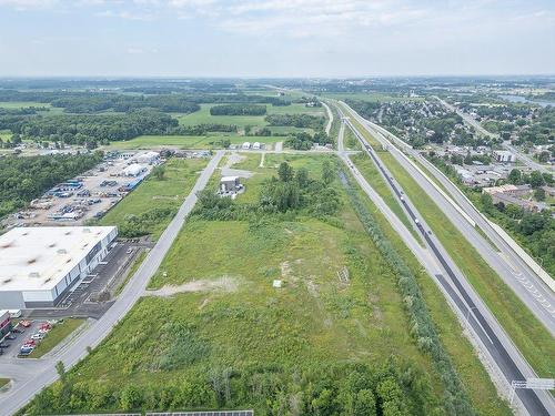 Photo aérienne - B-5255 Av. Pierre-Dansereau, Salaberry-De-Valleyfield, QC 