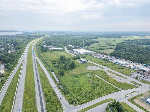 Photo aérienne - B-5255 Av. Pierre-Dansereau, Salaberry-De-Valleyfield, QC 
