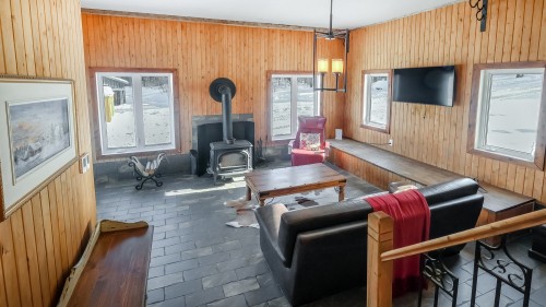 Salon - 73Z Route 255, Kingsey Falls, QC - Indoor Photo Showing Other Room With Fireplace