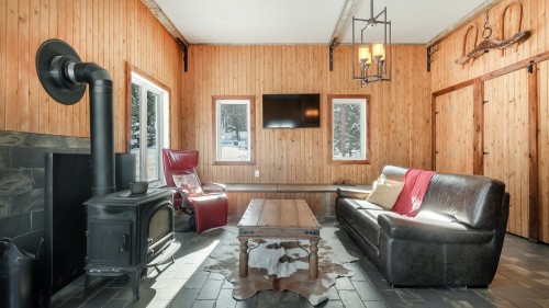 Salon - 73Z Route 255, Kingsey Falls, QC - Indoor