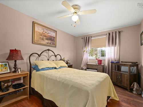 4 Kingsmere Court, Timberlea, NS 