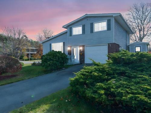 4 Kingsmere Court, Timberlea, NS 