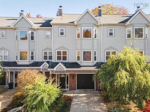 221 Spinnaker Drive  Halifax Peninsula, NS B3N 3C3