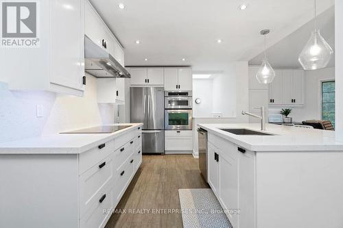 265 Snowden Road, Oakville, ON - Indoor Photo Showing Kitchen With Upgraded Kitchen