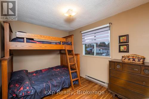 210 5Th A Avenue W, Owen Sound, ON - Indoor Photo Showing Bedroom