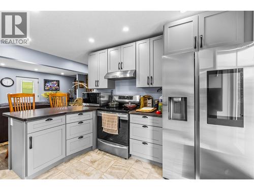 1130 Erickson Street, Creston, BC - Indoor Photo Showing Kitchen