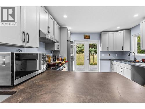 1130 Erickson Street, Creston, BC - Indoor Photo Showing Kitchen