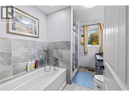 1130 Erickson Street, Creston, BC - Indoor Photo Showing Bathroom