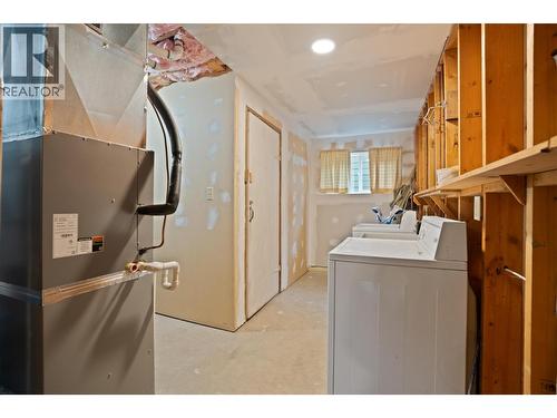 721 Granville Avenue, Enderby, BC - Indoor Photo Showing Laundry Room