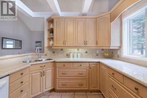 21 - 1010 Cristina Court, Mississauga, ON - Indoor Photo Showing Kitchen With Double Sink