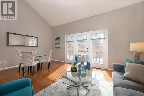 21 - 1010 Cristina Court, Mississauga, ON - Indoor Photo Showing Living Room