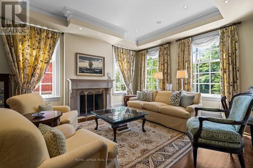 260 St Leonards Avenue, Toronto, ON - Indoor Photo Showing Living Room With Fireplace