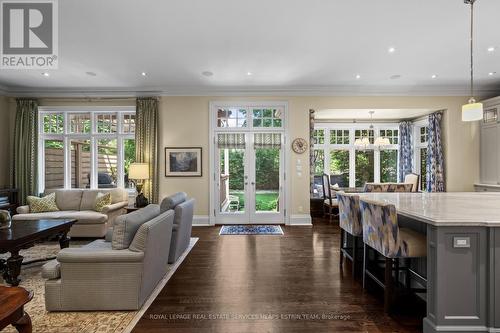 260 St Leonards Avenue, Toronto, ON - Indoor Photo Showing Living Room