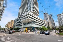 1013 - 161 ROEHAMPTON AVENUE  Toronto, ON M4P 0C8