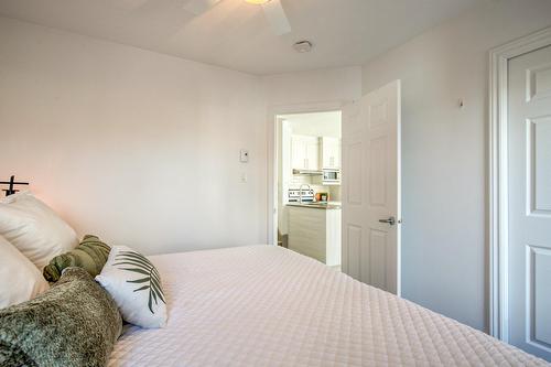 Intergenerational - 1387 Rue Du Bonheur, Saint-Alexandre, QC - Indoor Photo Showing Bedroom