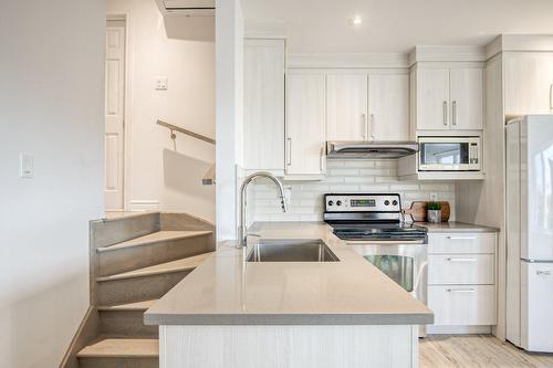 Intergenerational - 1387 Rue Du Bonheur, Saint-Alexandre, QC - Indoor Photo Showing Kitchen With Upgraded Kitchen
