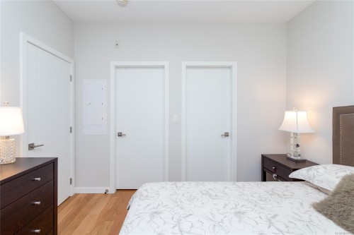 203-1201 Fort St, Victoria, BC - Indoor Photo Showing Bedroom