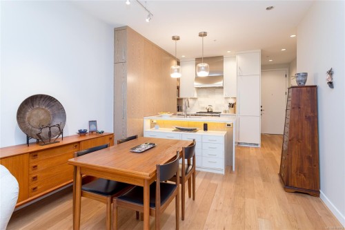 203-1201 Fort St, Victoria, BC - Indoor