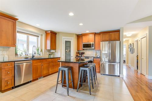 3270 Redecopp Court, Lake Country, BC - Indoor Photo Showing Kitchen