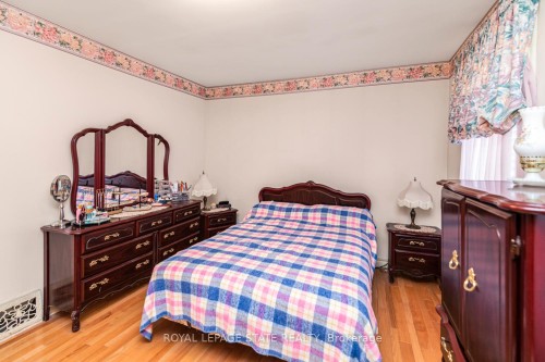 538 Hughson Street N, Hamilton, ON - Indoor Photo Showing Bedroom