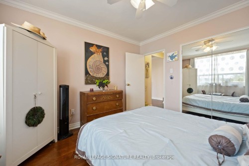 502-921 Midland Avenue, Toronto, ON - Indoor Photo Showing Bedroom