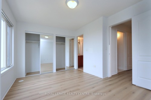 4-3135 Boxford Crescent, Mississauga, ON - Indoor Photo Showing Other Room