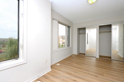 4-3135 Boxford Crescent, Mississauga, ON - Indoor Photo Showing Other Room