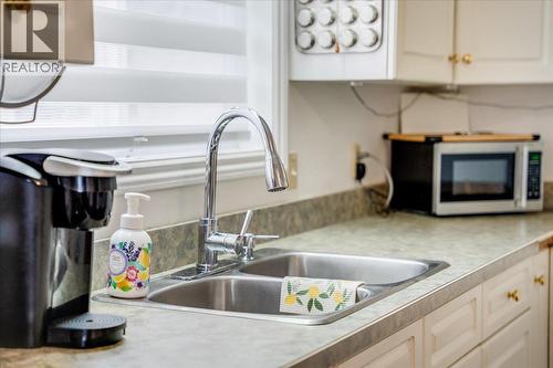 927 Nelson Avenue, Trail, BC - Indoor Photo Showing Kitchen With Double Sink