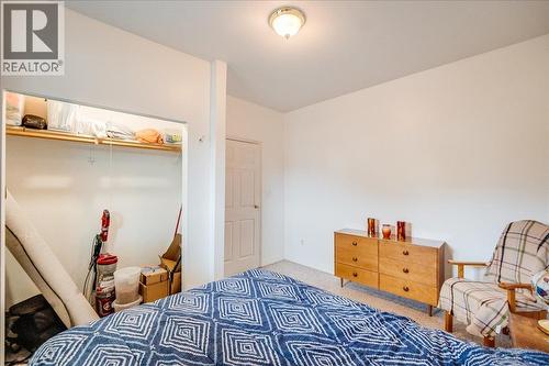 927 Nelson Avenue, Trail, BC - Indoor Photo Showing Bedroom