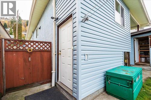 927 Nelson Avenue, Trail, BC - Outdoor With Exterior