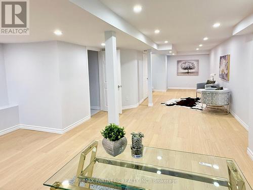 516 Bur Oak Avenue, Markham, ON - Indoor