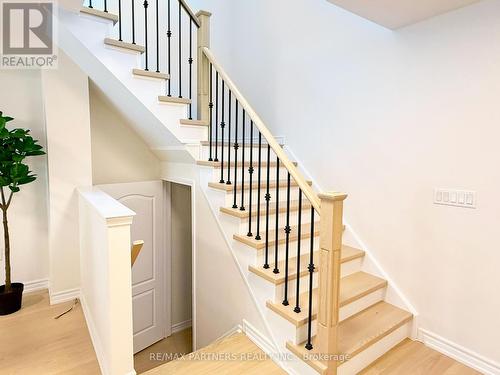 516 Bur Oak Avenue, Markham, ON - Indoor Photo Showing Other Room