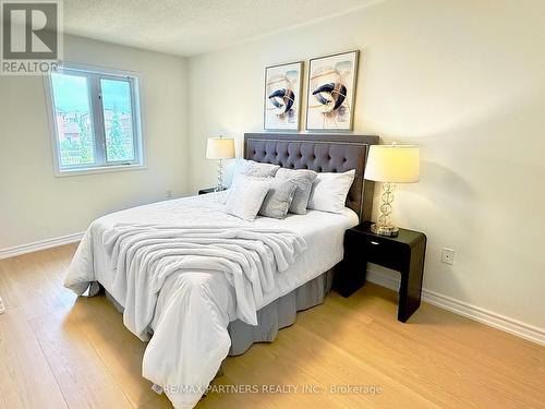 516 Bur Oak Avenue, Markham, ON - Indoor Photo Showing Bedroom