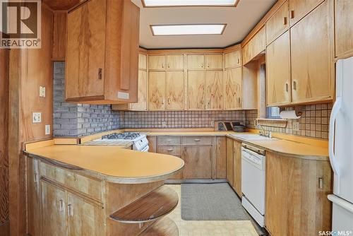 521 Albert Avenue, Saskatoon, SK - Indoor Photo Showing Kitchen