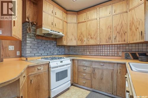 521 Albert Avenue, Saskatoon, SK - Indoor Photo Showing Kitchen