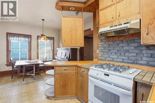521 Albert Avenue, Saskatoon, SK - Indoor Photo Showing Kitchen