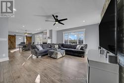 Sun-filled and open concept - 