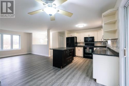 113 Barcovan Beach Road, Quinte West (Murray Ward), ON - Indoor Photo Showing Kitchen