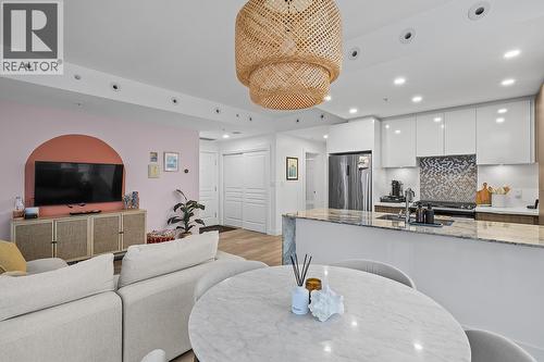 1151 Sunset Drive Unit# 905, Kelowna, BC - Indoor Photo Showing Other Room