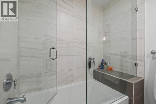 1151 Sunset Drive Unit# 905, Kelowna, BC - Indoor Photo Showing Bathroom